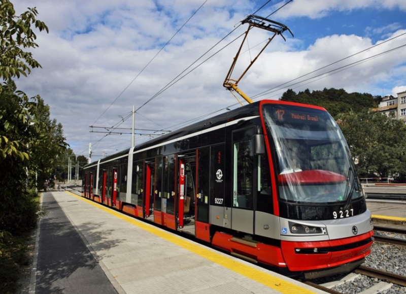 Tramvaje typu ForCity již jezdí v Praze, v Ostravě však budou lépe vybaveny. Foto: Škoda Transportation